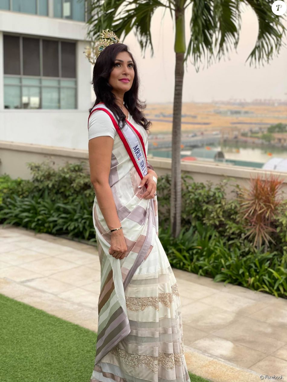 A l'issue de l'élection de Miss Sri Lanka Pushpika De Silva, Caroline Jurie Miss Monde 20 a été arrêtée par la police pour avoir arraché sa couronne sur scène.