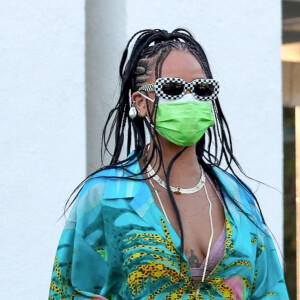 Rihanna est allée faire des courses au Bristol Farms à Beverly Hills, Los Angeles, le 29 mars 2021.
