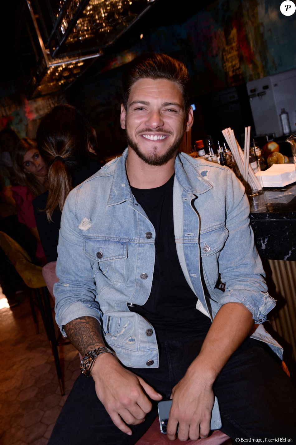 Exclusif - Rayane Bensetti lors de la soirée de lancement du Fridge, le nouveau comedy club de Kev Adams à Paris le 24 septembre 2020. © Rachid Bellak / Bestimage