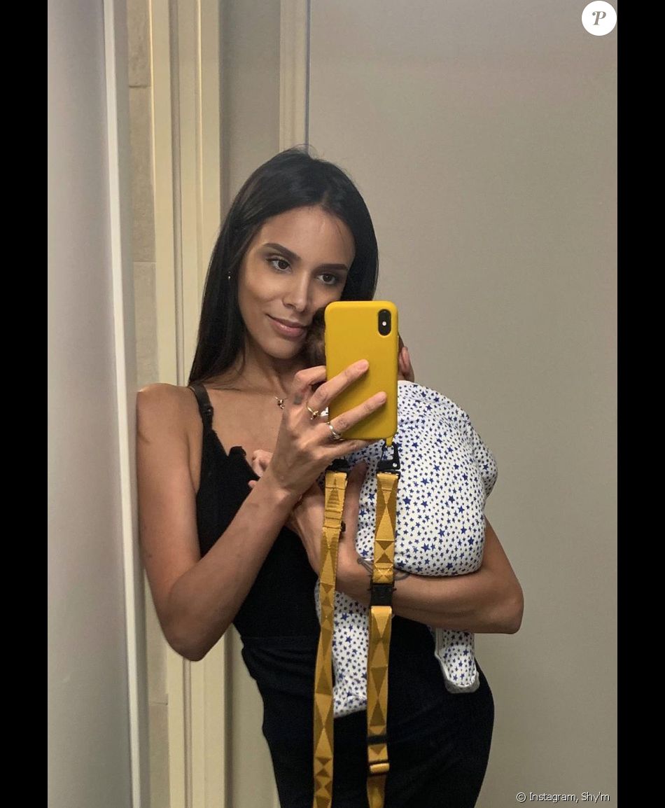 Shy'm et son fils. Avril 2021.