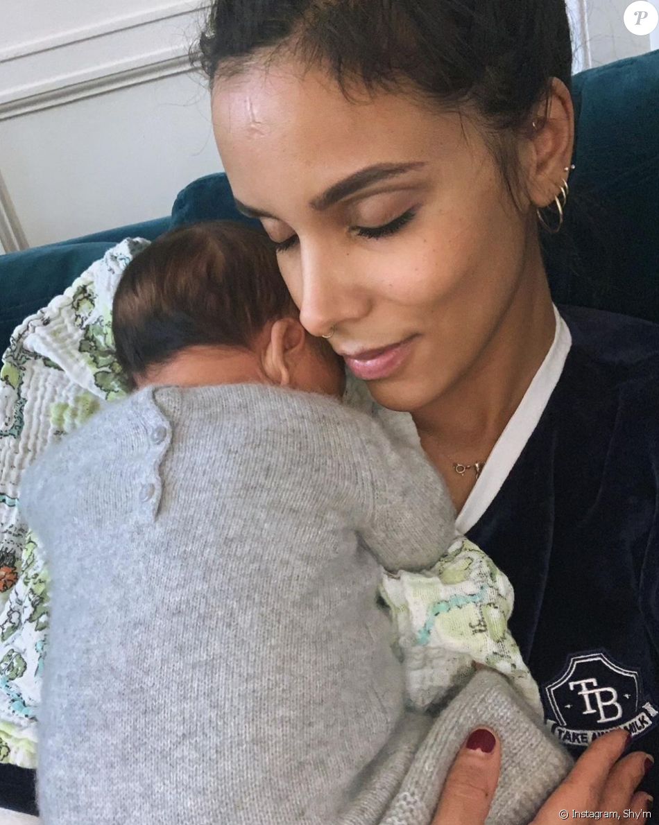 Shy'm opère un changement dans sa vie de maman et pour son petit garçon de 2 mois.