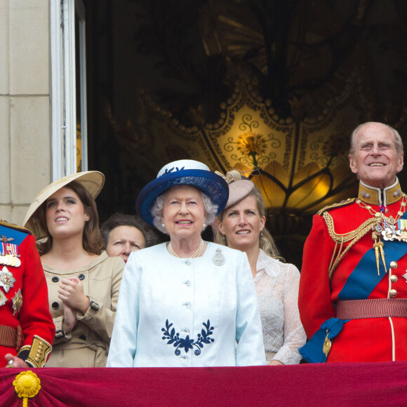 Camilla Parker Bowles, la duchesse de Cornouailles, le prince Charles, la princesse Eugenie d'York, la princesse Anne, Vice Amiral Timothy Laurence, la reine Elisabeth II, Sophie la comtesse de Wessex, le prince Philip, duc d'Edimbourg - La famille royale britannique réunie pour présider le traditionnel Trooping the Colour à Londres, le 14 juin 2014.