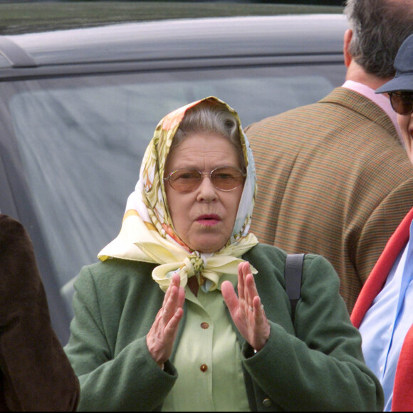 Elizabeth II et Lady Penny Romsey à Windsor en 2002.