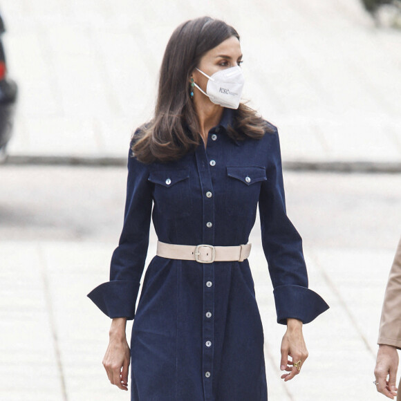 La reine Letizia d'Espagne assiste à la présentation du rapport "Groupe de travail sur le rôle des femmes dans l'internationalisation de l'économie espagnole", au Ministère de l'industrie, du commerce et du tourisme. Madrid, le 16 avril 2021.