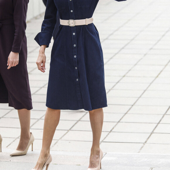 La reine Letizia d'Espagne assiste à la présentation du rapport "Groupe de travail sur le rôle des femmes dans l'internationalisation de l'économie espagnole", au Ministère de l'industrie, du commerce et du tourisme. Madrid, le 16 avril 2021.