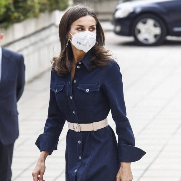 La reine Letizia d'Espagne assiste à la présentation du rapport "Groupe de travail sur le rôle des femmes dans l'internationalisation de l'économie espagnole", au Ministère de l'industrie, du commerce et du tourisme. Madrid, le 16 avril 2021.