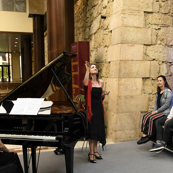 La reine Letizia d'Espagne visite les activités des cours d'été de l'École internationale de musique de la Fondation Princesse des Asturies à l'Auditorium Prince Felipe à Oviedo en Espagne, le 26 juillet 2018. © Jack Abuin via ZUMA / Bestimage