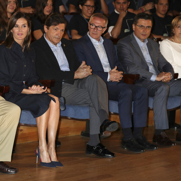 La reine Letizia d'Espagne visite les activités des cours d'été de l'École internationale de musique de la Fondation Princesse des Asturies à l'Auditorium Prince Felipe à Oviedo en Espagne, le 26 juillet 2018. © Jack Abuin via ZUMA / Bestimage