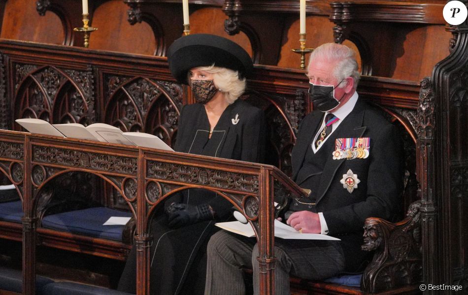 Le prince Charles, prince de Galles, et Camilla Parker Bowles, duchesse de Cornouailles, - Funérailles du prince Philip, duc d'Edimbourg à la chapelle Saint-Georges du château de Windsor, Royaume Uni, le 17 avril 2021.