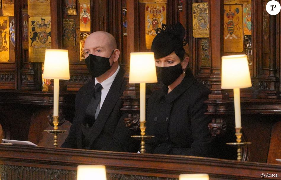 Zara Phillips (Zara Tindall) et son mari Mike Tindall aux funérailles du prince Philip, duc d'Edimbourg à la chapelle Saint-Georges du château de Windsor, le 17 avril 2021.