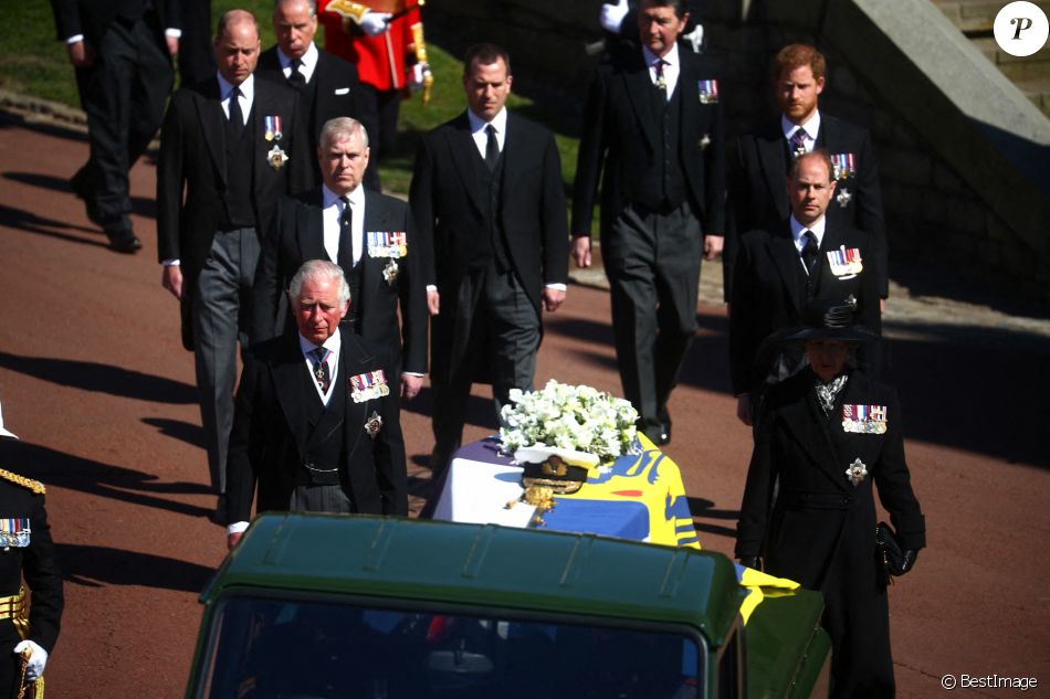 Le prince Charles, prince de Galles, le prince Andrew, duc d'York, le prince William, duc de Cambridge, Peter Phillips, la princesse Anne, le prince Edward, comte de Wessex, le prince Harry, duc de Sussex - Arrivées aux funérailles du prince Philip, duc d'Edimbourg à la chapelle Saint-Georges du château de Windsor, le 17 avril 2021.