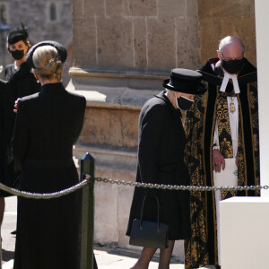 La reine Elisabeth II d'Angleterre, l'évêque David Conner, Camilla Parker Bowles, la duchesse de Cornouailles, Catherine Kate Middleton, la duchesse de Cambridge - Arrivées aux funérailles du prince Philip, duc d'Edimbourg à la chapelle Saint-Georges du château de Windsor, le 17 avril 2021.