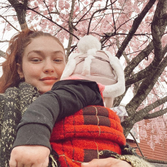 Gigi Hadid et sa fille Khai. Avril 2021.