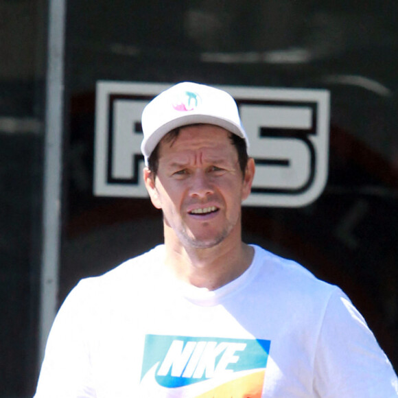 Exclusif - Mark Wahlberg à la salle de sports "F45" à Los Angeles, le 11 juillet 2019.