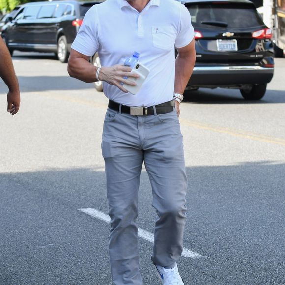 Exclusif - Mark Wahlberg se promène dans les rues de Beverly Hills le 10 juillet 2019.