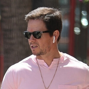 Mark Wahlberg est allé faire du shopping sur Rodeo Drive à Beverly Hills.