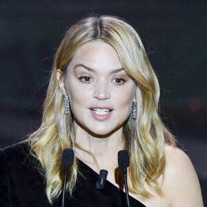 Virginie Efira sur scène lors de la 46ème cérémonie des César à l'Olympia à Paris le 12 mars 202. © Dominique Charriau/ Pool / Bestimage 