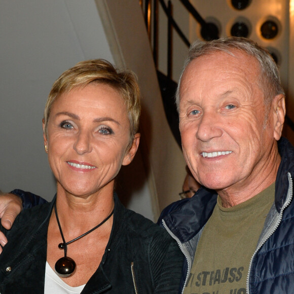 Yves Rénier et sa femme Karin - Inauguration du théâtre de la Tour Eiffel à Paris le 16 octobre 2017. © Coadic Guirec/Bestimage