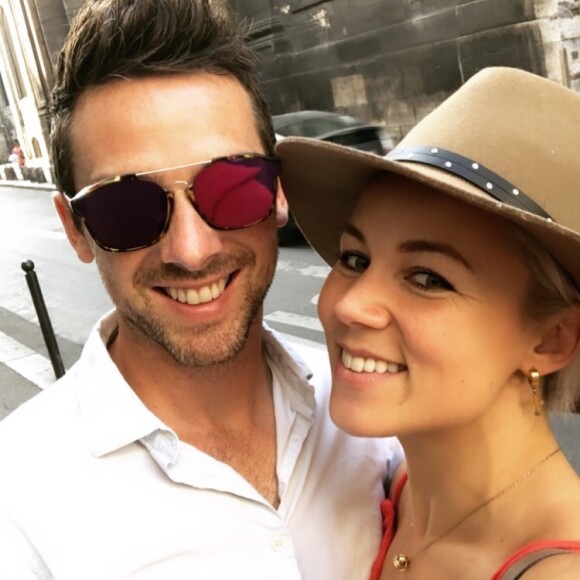 Emmanuelle Berne (Danse avec les stars), enceinte de son amoureux le pilote Chris Buncombe.