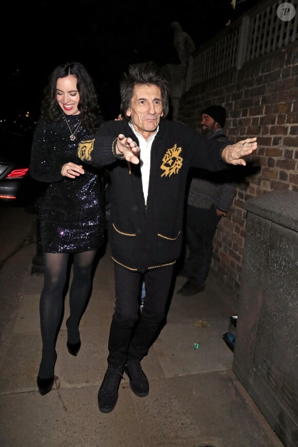 Ronnie Wood avec sa femme Sally Humphreys - Arrivées des people à la soirée Mick Jagger à Londres le 13 décembre 2018.  Guests arriving at Mick Jagger's party in London on december 13, 2018 