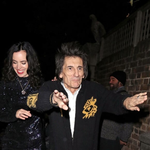 Ronnie Wood avec sa femme Sally Humphreys - Arrivées des people à la soirée Mick Jagger à Londres le 13 décembre 2018.  Guests arriving at Mick Jagger's party in London on december 13, 2018 