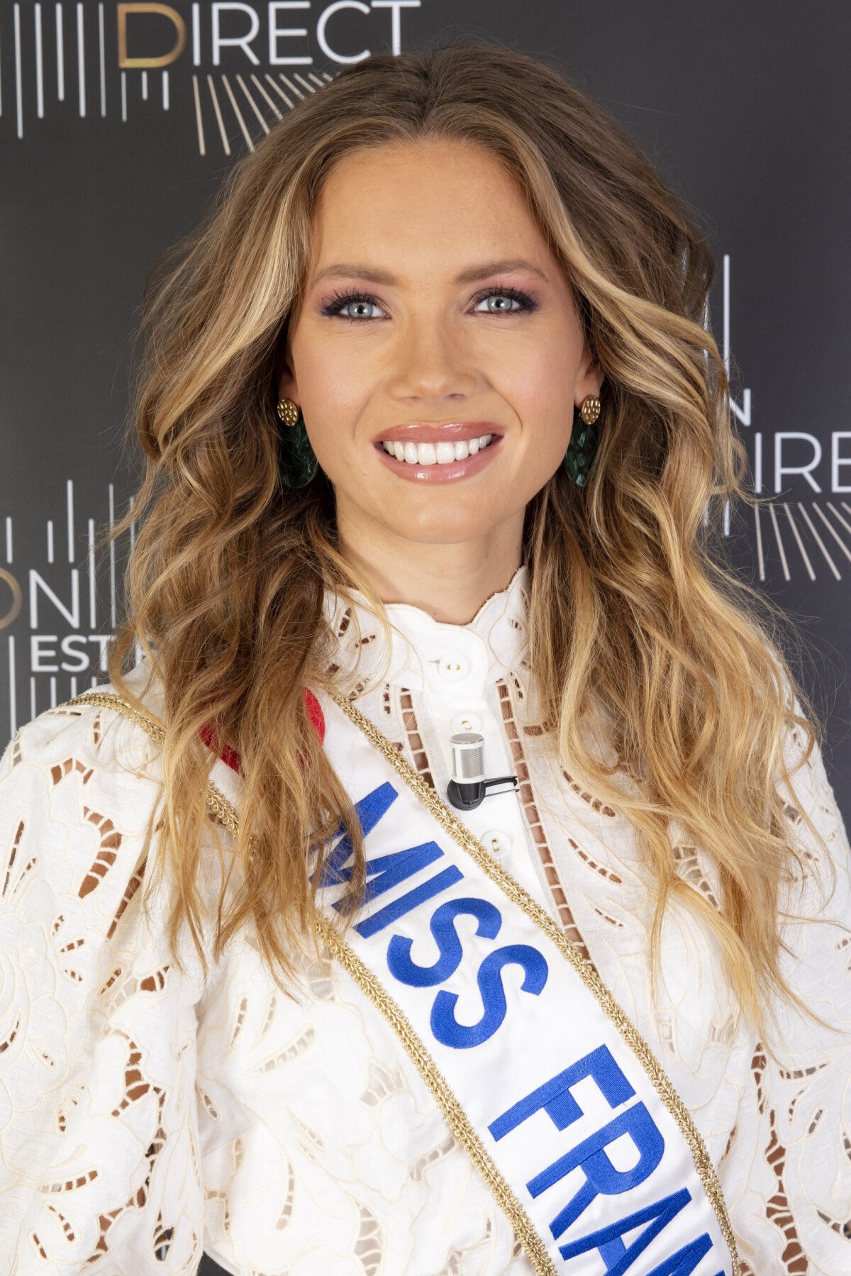 Photo : Exclusif - Amandine Petit (Miss France 2021) - Backstage de l ...