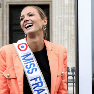 Amandine Petit, Miss Normandie 2020 et Miss France 2021 - © Stéphane Lemouton/Bestimage