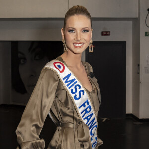 Exclusif - Amandine Petit (Miss France 2021) - Backstage de l'enregistrement de l'émission "A Prendre ou A Laisser (APOAL)", présentée par C.Hanouna et diffusée en direct le 26 janvier sur C8 © Jack Tribeca / Bestimage