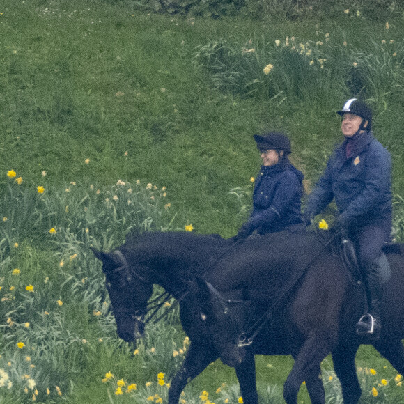 Le prince Andrew, duc d'York, fait une promenade matinale à cheval à Windsor, le 28 avril 2021.