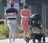 Lea Michele et son mari Zandy Reich se promènent avec leur nouveau-né Ever Leo à Santa Monica, le 13 octobre 2020