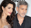 George Clooney et sa femme Amal Alamuddin Clooney à la première de "Catch 22" à Londres.