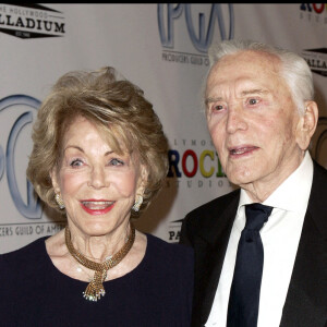 Décès d'Anne Douglas, veuve de Kirk, à l'âge de 102 ans - Kirk Douglas et son épouse Anne au Hollywood Palladium. 