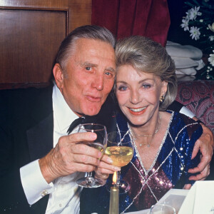 Décès d'Anne Douglas, veuve de Kirk, à l'âge de 102 ans - Kirk Douglas et son épouse Anne lors de la soirée des César. 