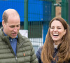 Le prince William, duc de Cambridge, et Kate Middleton, duchesse de Cambridge lors d'une visite au projet "Cheesy Waffles" au centre Belmont Community à Durham, Royaume Uni, le 27 avril 2021.