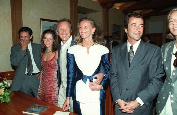 Mariage civil d'Yves Rénier avec Karin Graber, en présence de sa fille Samantha Rénier, de son frère Philippe Rénier ainsi que de Bernard Montiel
