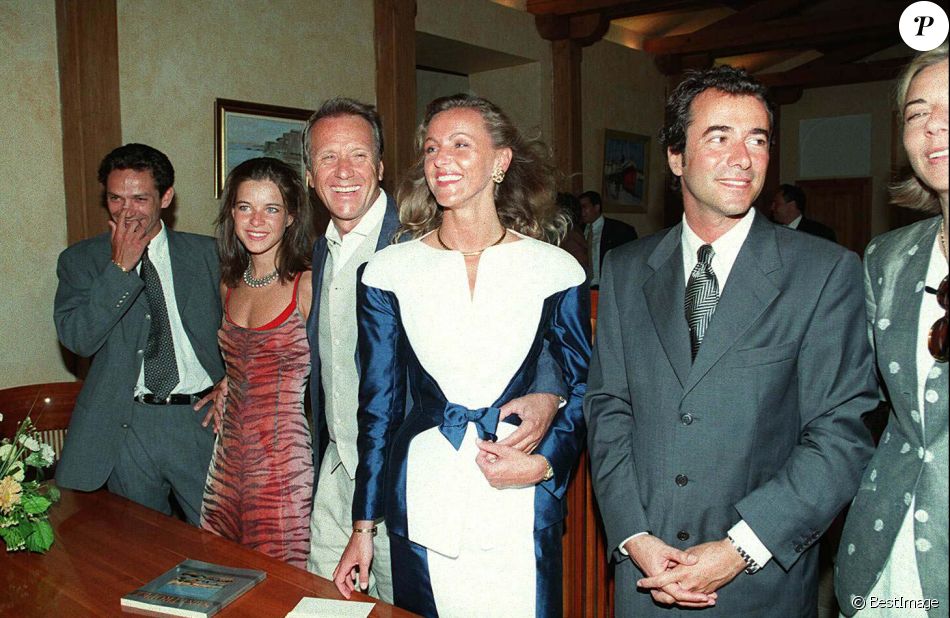 Mariage civil d'Yves Rénier avec Karin Graber, en présence de sa fille Samantha Rénier, de son frère Philippe Rénier ainsi que de Bernard Montiel