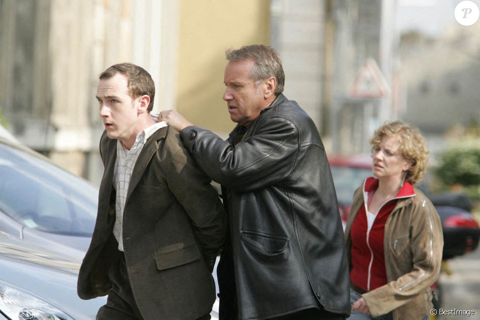 Archives - Commissaire Moulin - le pire des cauchemards - 2005 Mathieu Buisson - Yves Rénier - Alice Beat © MPP/Bestimage