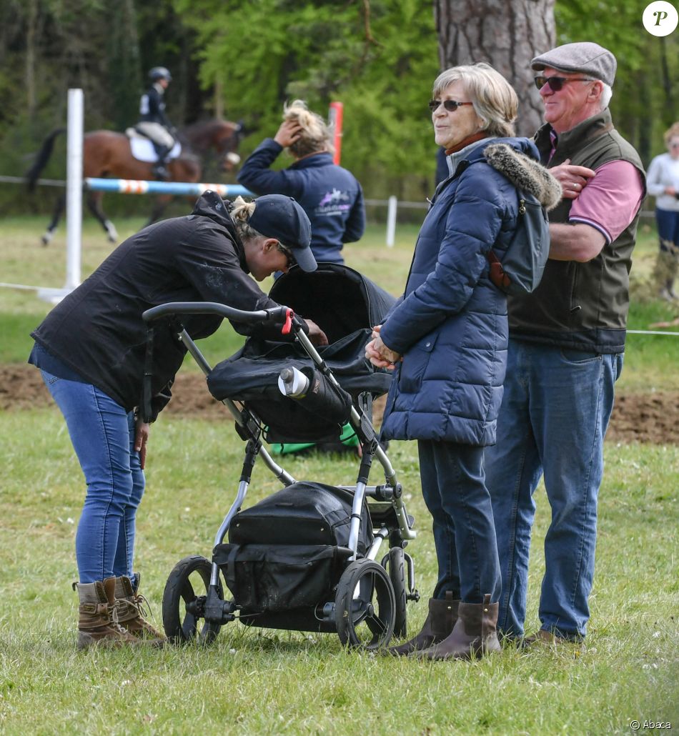 Exclusive - Zara Tindall aux Cirencester Park International Horse Trials avec son fils Lucas, le 2 mai 2021.