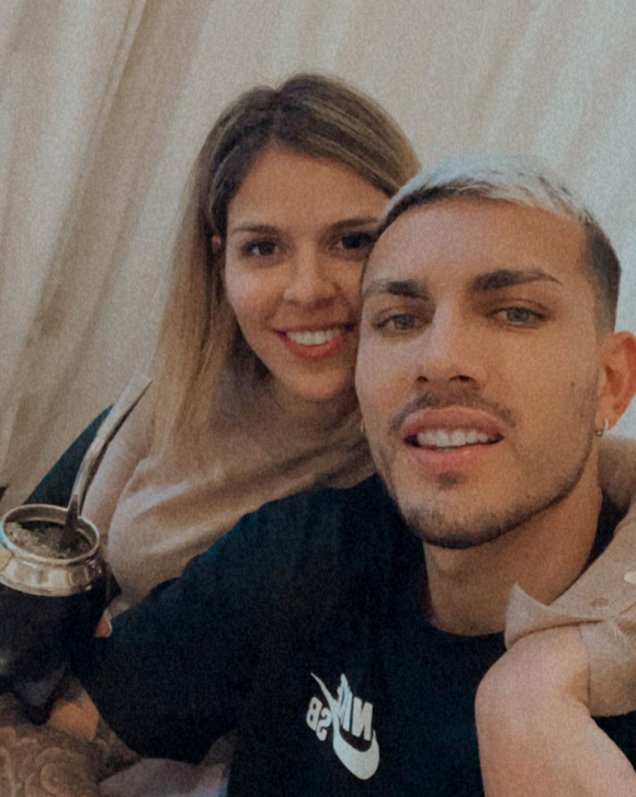 Leandro Paredes et son épouse Camila Galante. Février 2021.