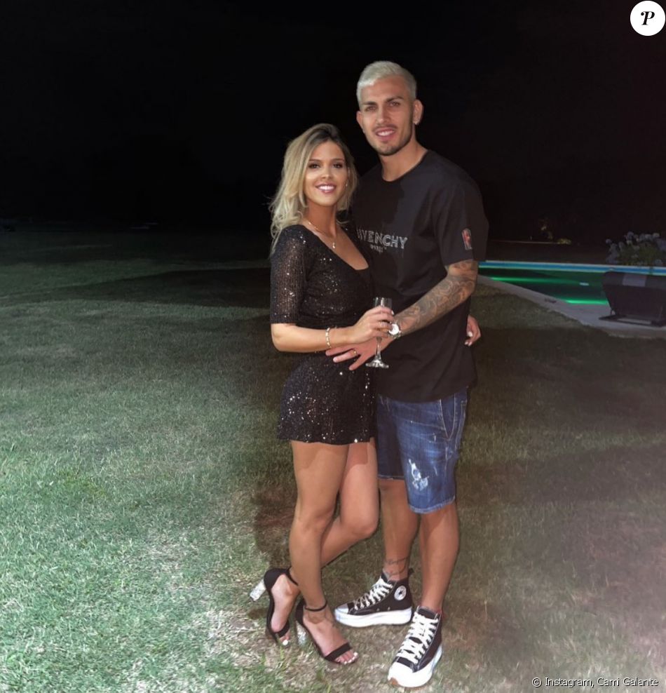 Leandro Paredes et son épouse Camila Galante. Décembre 2020.