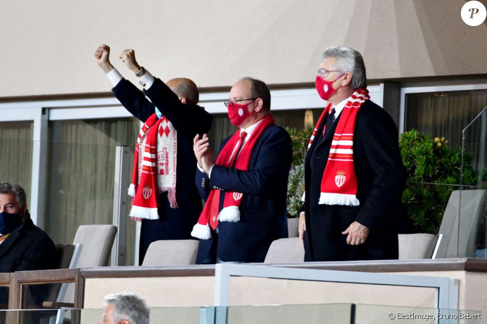 Le prince Albert II de Monaco a assisté à la rencontre de football opposant Monaco à Lyon au Stade Louis II de Monaco, le 2 mai 2021. Monaco s'est incliné par 2 buts à 3. © Bruno Bebert / Bestimage