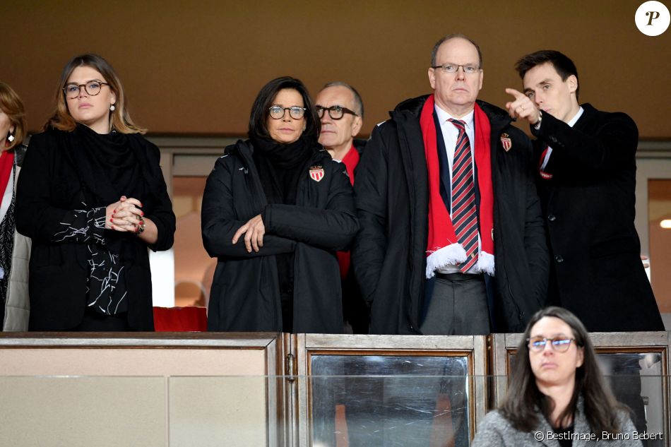Camille Gottlieb, la princesse Stéphanie de Monaco, le prince Albert II de Monaco et Louis Ducruet dans les tribunes lors du match de Ligue 1 opposant l'AS Monaco au Paris Saint-Germain, au stade Louis-II, à Monaco. Match au profit de Fight Aids Monaco. © Bruno Bebert/Bestimage