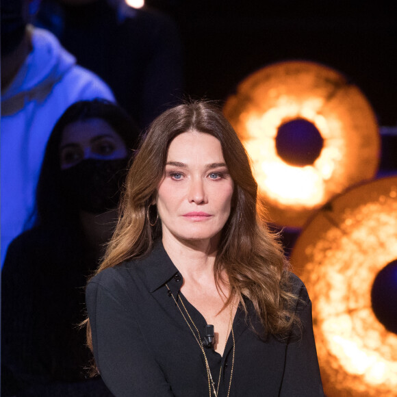 Exclusif - Carla Bruni Sarkozy - Enregistrement de l'émission "La Boîte à Secrets 8", présentée par F.Bollaert et qui sera diffusée le 7 mai sur France 3. Le 19 janvier 2021 © Tiziano Da Silva / Bestimage 