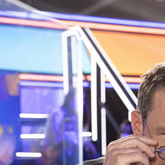 Exclusif - Benjamin Castaldi porte des lunettes, après son opération des yeux pour les "ouvrir" un peu plus - Enregistrement de l'émission "TPMP (Touche Pas à Mon Poste)", présentée par C.Hanouna et diffusée en direct sur C8 le 12 avril © Jack Tribeca / Bestimage