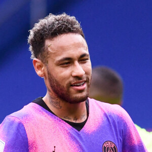 Neymar - Le PSG s'impose 2-1 face au RC Lens en ligue 1 Uber Eats au parc des princes à Paris. © Lecoeur / FEP/ Panoramic / Bestimage