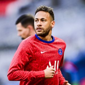 Echauffement des joueurs du PSG Neymar Jr (PSG) - Manchester City bat le PSG (2 - 1) en demi-finale de la Ligue des Champions, à Paris. © JB Autissier / Panoramic / Bestimage