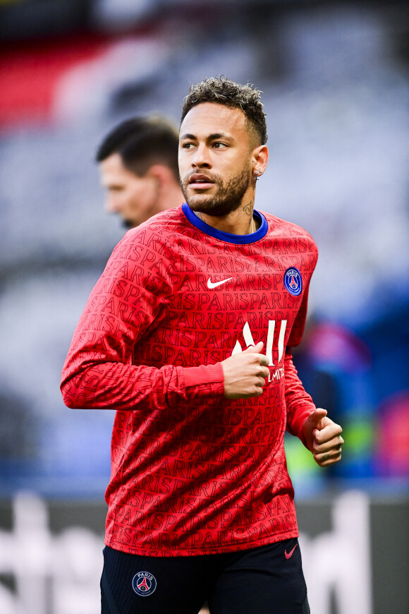Echauffement des joueurs du PSG Neymar Jr (PSG) - Manchester City bat le PSG (2 - 1) en demi-finale de la Ligue des Champions, à Paris. © JB Autissier / Panoramic / Bestimage