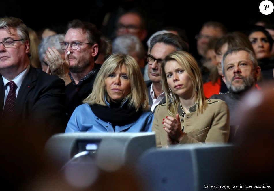 Brigitte Macron (Trogneux) et sa fille Tiphaine Auzière - Le candidat du mouvement "En Marche!" Emmanuel Macron en meeting au Zénith à Lille. © Dominique Jacovides / Bestimage
