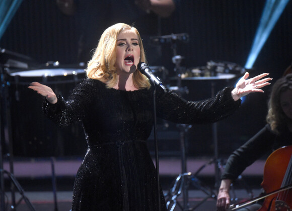 Adele en concert à Allemagne en décembre 2015.