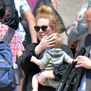 Adele et son fils Angelo au Natural History Museum de New York, le 27 juin 2013.